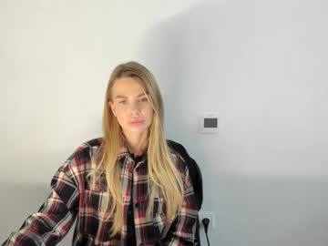 Linabey Chaturbate stream image from October 22, 2025