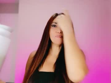 Divinelynn Chaturbate stream image from October 22, 2025