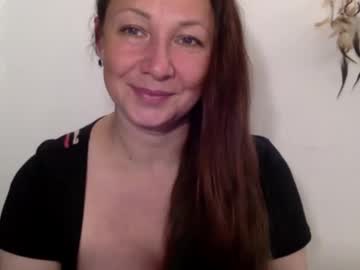 Lucykissxx Chaturbate stream image from October 22, 2025