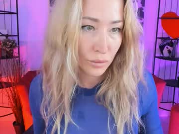 Astramonroe Chaturbate stream image from October 22, 2025