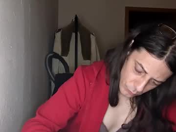 Hotbettybellucci Chaturbate stream image from October 22, 2025