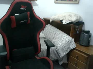 Morenoch19 Chaturbate stream image from October 22, 2025