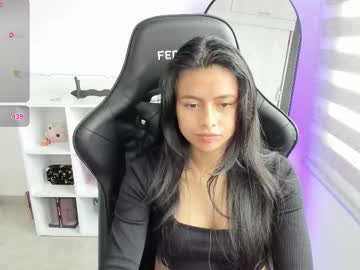 Roseparis Chaturbate stream image from October 22, 2025