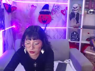 Mooncharlotte Chaturbate stream image from October 22, 2025