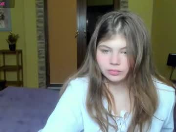 Lilly_Jess Chaturbate stream image from October 22, 2025
