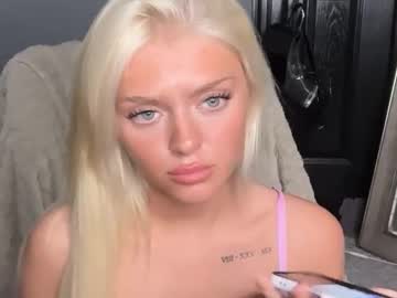 Blondiexo3 Chaturbate stream image from October 22, 2025