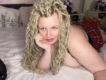 Vellinka Chaturbate stream image from October 22, 2025