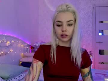 Lillimooore Chaturbate stream image from October 22, 2025