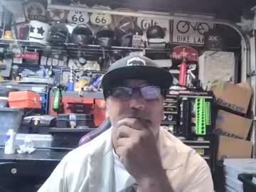 Wakesblowinclouds Chaturbate stream image from October 23, 2025