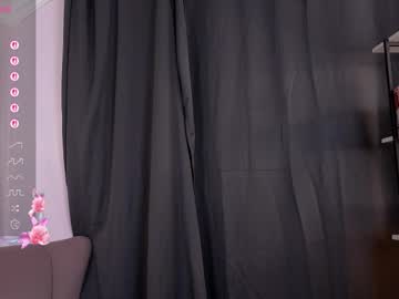 Sarah_Wenvy Chaturbate stream image from October 23, 2025