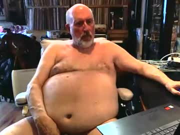 Sexyolbear Chaturbate stream image from October 23, 2025