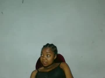 Christine985 Chaturbate stream image from October 23, 2025