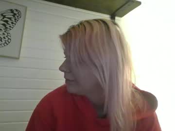 Xoxovicbaby Chaturbate stream image from October 23, 2025