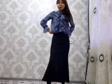 Larainebertinetti Chaturbate stream image from October 23, 2025