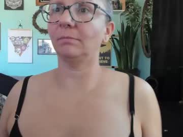 Ambermoranxxx Chaturbate stream image from October 23, 2025