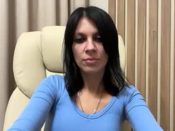 Injaathome Chaturbate stream image from October 23, 2025
