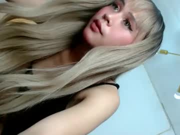 Queena10 Chaturbate stream image from October 23, 2025