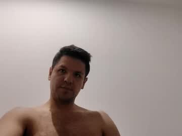 Cristopher3042 Chaturbate stream image from October 24, 2025