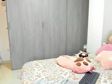 Littlemoon18 Chaturbate stream image from October 24, 2025