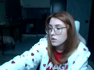 Reginasmilee Chaturbate stream image from October 24, 2025