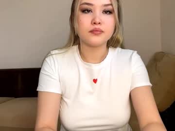 Elenoraoberfell Chaturbate stream image from October 24, 2025