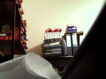 Englishguysurrey Chaturbate stream image from October 24, 2025