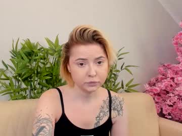 Laylacookies Chaturbate stream image from October 24, 2025