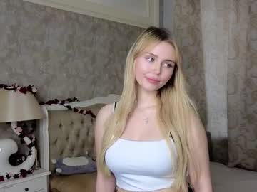 Crumble_Caramel Chaturbate stream image from October 24, 2025