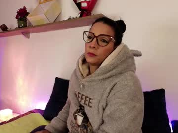 Elliee1 Chaturbate stream image from October 24, 2025