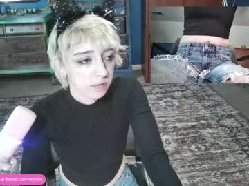 Trixyrose Chaturbate stream image from October 24, 2025