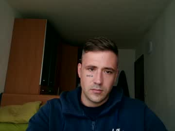 Bbnamelezz Chaturbate stream image from October 24, 2025