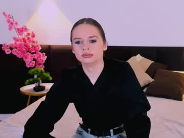Lexirayne Chaturbate stream image from October 24, 2025