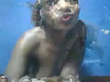 Roseyaa Chaturbate stream image from October 24, 2025