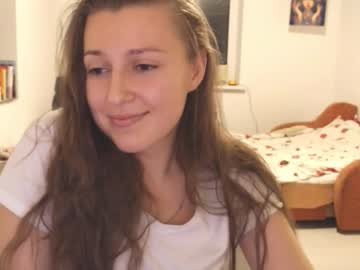 Violabloommollykit Chaturbate stream image from October 24, 2025