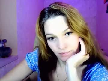 Itslunaday Chaturbate stream image from October 24, 2025
