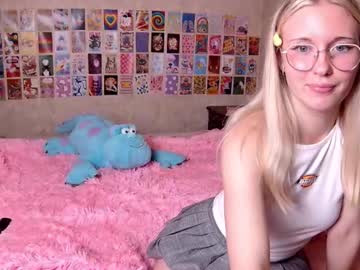 Kittyswettyy Chaturbate stream image from October 24, 2025