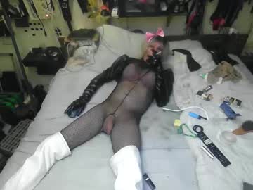 Smokeslut365 Chaturbate stream image from October 24, 2025