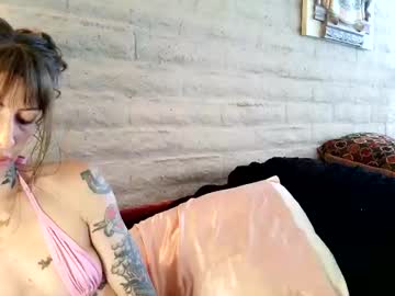 Lola_P0ts Chaturbate stream image from October 24, 2025