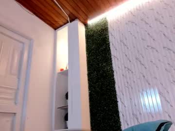 Saracorraless Chaturbate stream image from October 24, 2025