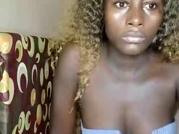 Starcia_Queen Chaturbate stream image from October 24, 2025