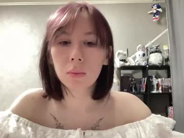 Twinkiedoll Chaturbate stream image from October 24, 2025