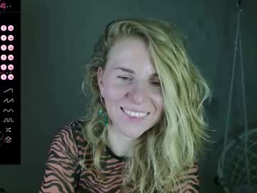Violetplath Chaturbate stream image from October 24, 2025