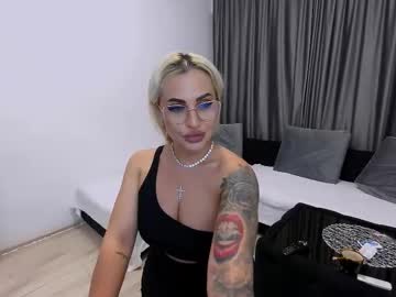 Lovelyblondyxxx Chaturbate stream image from October 24, 2025