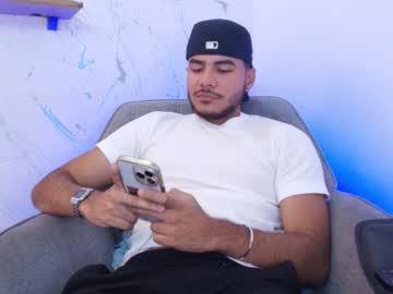 Aron_Summer Chaturbate stream image from October 24, 2025