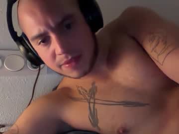 Elcarlobukowski1905 Chaturbate stream image from October 25, 2025