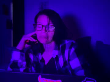 Longstorywhore Chaturbate stream image from October 25, 2025