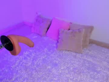 Amberfoxx2 Chaturbate stream image from October 25, 2025