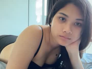 Chillstella Chaturbate stream image from October 25, 2025