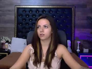 Renesmesweet Chaturbate stream image from October 25, 2025