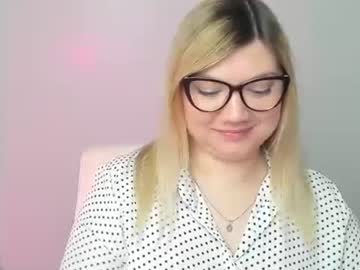 Molly_Moree Chaturbate stream image from October 25, 2025